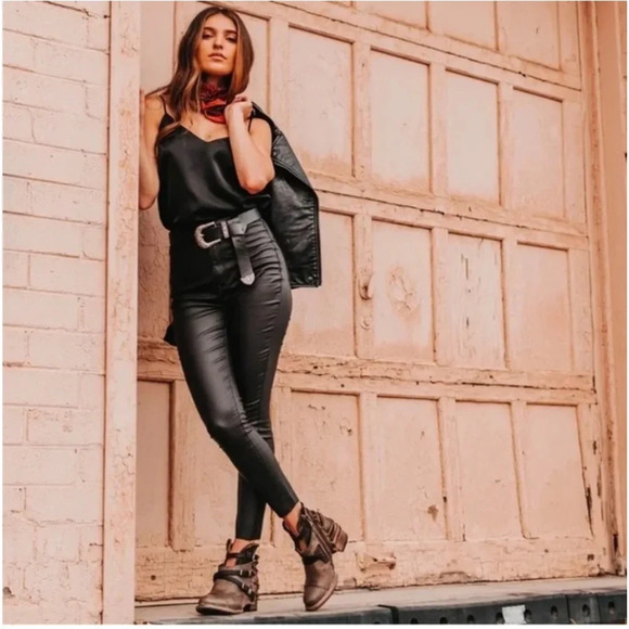 FREEBIRD Crue Womens Bootie - Picture 3 of 9